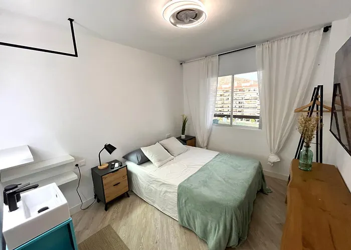 Boutique Penthouse Sea View アパート