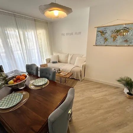 Boutique Penthouse Sea View شقة *
