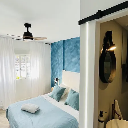 Boutique Penthouse Sea View דירה *